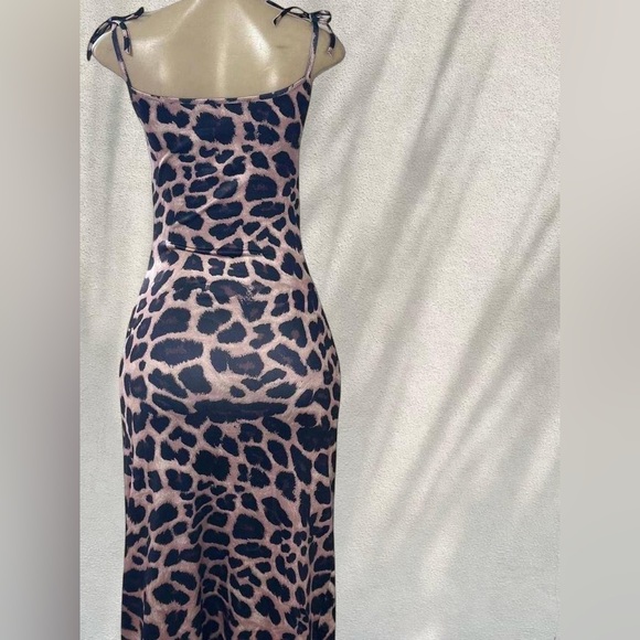 🐆 Leopard Print Ruched Maxi Dress | Side Slit 🐆 - Picture 5 of 5